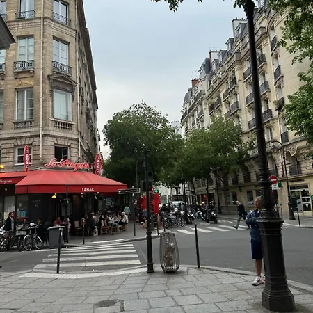 Typique Parisien Au Coeur Du Marais Parigi