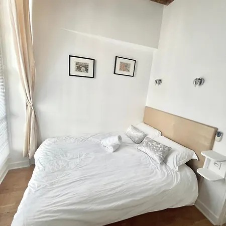 Appartamento Typique Parisien Au Coeur Du Marais *
